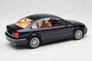 Volkswagen Passat W8 B5.5 Indigo Blue DNA 1:18 DNA000029 Метал — снимка 2 от 6