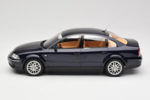 Volkswagen Passat W8 B5.5 Indigo Blue DNA 1:18 DNA000029 Метал — снимка 3 от 6