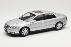 Volkswagen Phaeton D1 Silver Metallic AUTOart 1:18 79742 Метал