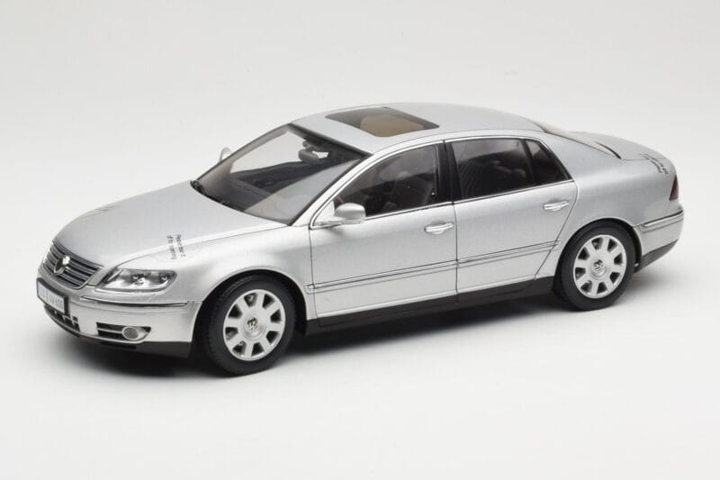 Volkswagen Phaeton D1 Silver Metallic AUTOart 1:18 79742 Метал