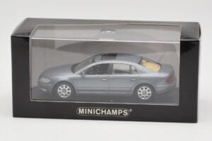 Volkswagen Phaeton Light Blue Metallic Minichamps 1:43 VW002 Метал — снимка 4 от 4