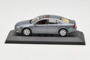 Volkswagen Phaeton Light Blue Metallic Minichamps 1:43 VW002 Метал