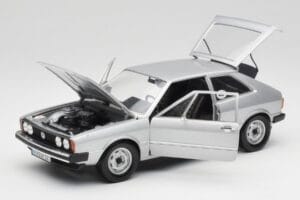 Volkswagen Scirocco GT Mk1 Silver Metallic Revell 1:18 08833 Метал — снимка 2 от 8