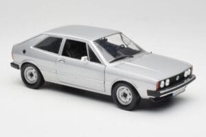 Volkswagen Scirocco GT Mk1 Silver Metallic Revell 1:18 08833 Метал — снимка 6 от 8