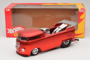 Volkswagen T1 Truck Червен Hot Wheels 1:18 J2895 Метал — снимка 8 от 8