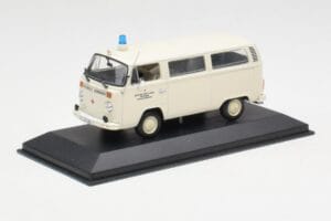 Volkswagen T2 Ambulance DRK Minichamps 1:43 400053090 Метал — снимка 2 от 4