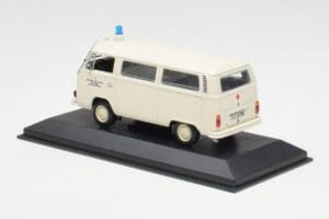 Volkswagen T2 Ambulance DRK Minichamps 1:43 400053090 Метал — снимка 3 от 4