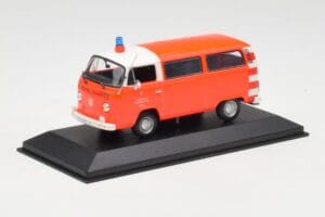 Volkswagen T2 Bus Пожарна Frankfurt Minichamps 1:43 400053091-R Метал — снимка 2 от 4