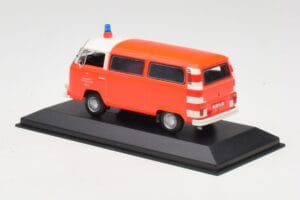 Volkswagen T2 Bus Пожарна Frankfurt Minichamps 1:43 400053091-R Метал — снимка 3 от 4