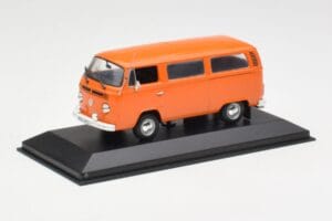 Volkswagen T2 Bus Оранжев Minichamps 1:43 400053000 Метал — снимка 2 от 4