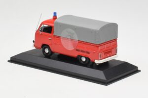 Volkswagen T2 Flatbed Пожарна Dortmund Minichamps 1:43 400053290 Метал — снимка 3 от 4