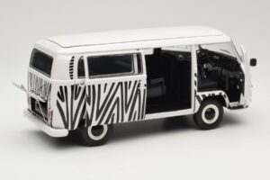 Volkswagen T2a Bus Safari Schuco 1:18 191 Метал — снимка 2 от 8