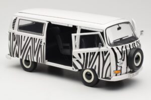 Volkswagen T2a Bus Safari Schuco 1:18 191 Метал — снимка 5 от 8