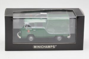 Volkswagen T2b Double Cab Flatbed Stadt Solberg Minichamps 1:43 400053261 Метал — снимка 4 от 4
