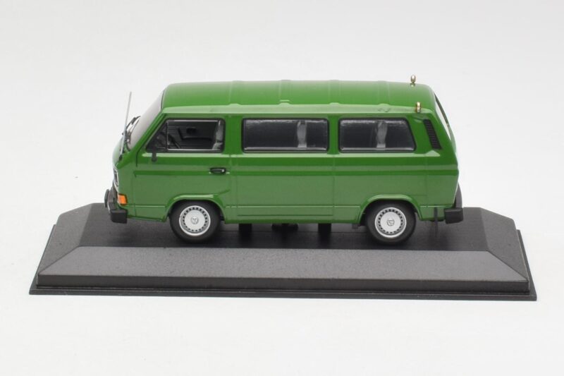 Volkswagen T3 Bus Зелен Minichamps 1:43 400055000 Метал