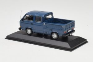Volkswagen T3 Double Cab Flatbed Син Minichamps 1:43 400055260 Метал — снимка 2 от 4