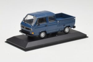 Volkswagen T3 Double Cab Flatbed Син Minichamps 1:43 400055260 Метал — снимка 3 от 4