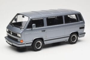 Volkswagen T3 Porsche B32 Minibus Син KK-Scale 1:18 KKDC180221 Метал