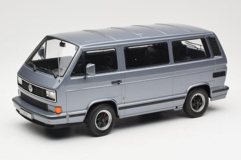 Volkswagen T3 Porsche B32 Minibus Син KK-Scale 1:18 KKDC180221 Метал