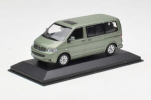 Volkswagen T5 Bus Fresco Green Minichamps 1:43 T5001-B Метал — снимка 2 от 4