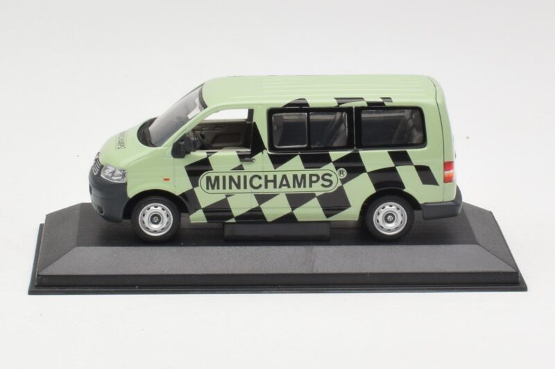 Volkswagen T5 Bus Зелен Minichamps 1:43 T5002 Метал