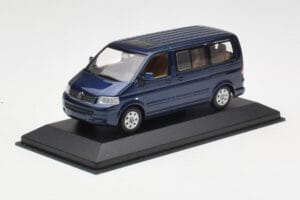 Volkswagen T5 Bus Shadow Blue Minichamps 1:43 842902102 Метал — снимка 2 от 4