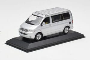 Volkswagen T5 California Сребрист Minichamps 1:43 7H8099300GPA7W Метал — снимка 2 от 4