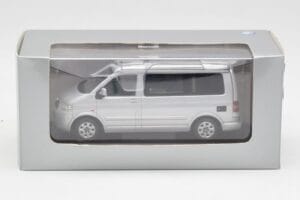 Volkswagen T5 California Сребрист Minichamps 1:43 7H8099300GPA7W Метал — снимка 4 от 4