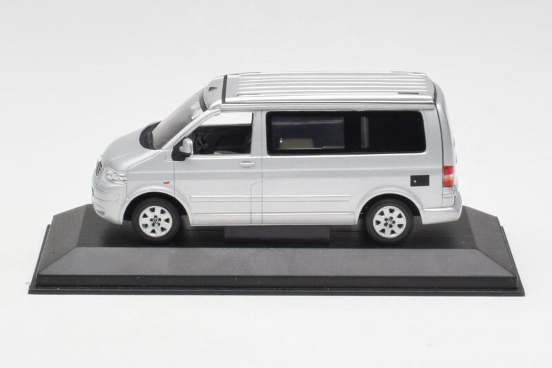Volkswagen T5 California Сребрист Minichamps 1:43 7H8099300GPA7W Метал