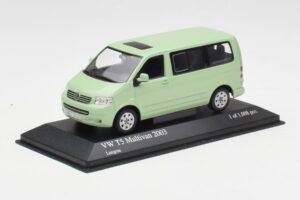Volkswagen T5 Multivan California Лимонено Зелен Minichamps 1:43 400052201 Метал — снимка 2 от 4