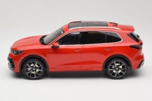 Volkswagen Tiguan eTSI R-Line Persimmon Red Metallic Otto 1:18 OT489 Смола — снимка 3 от 6