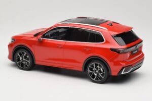 Volkswagen Tiguan eTSI R-Line Persimmon Red Metallic Otto 1:18 OT489 Смола — снимка 5 от 6