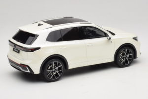 Volkswagen Tiguan R-Line Oryx White Pearl Otto 1:18 OT1219 Смола — снимка 2 от 6
