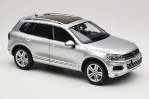 Volkswagen Touareg 7L Silver Metallic Kyosho 1:18 8821CS Метал — снимка 6 от 8