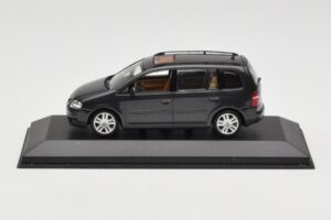 Volkswagen Touran 1T Тъмнозелен Minichamps 1:43 400052101 Метал