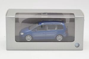 Volkswagen Touran Син Minichamps 1:43 TOURAN002 Метал — снимка 4 от 4