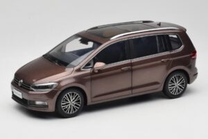 Volkswagen Touran 5T Кафяв Paudi Model 1:18 ZVE000003BRA Метал