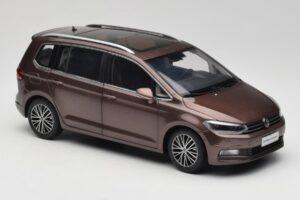 Volkswagen Touran 5T Кафяв Paudi Model 1:18 ZVE000003BRA Метал — снимка 6 от 8