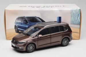 Volkswagen Touran 5T Кафяв Paudi Model 1:18 ZVE000003BRA Метал — снимка 8 от 8