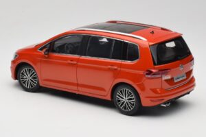 Volkswagen Touran 5T Оранжев Paudi Model 1:18 ZVE000003ORA Метал — снимка 7 от 8