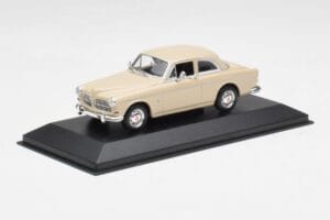 Volvo 121 Amazon Бежов Minichamps 1:43 940171002 Метал — снимка 2 от 4