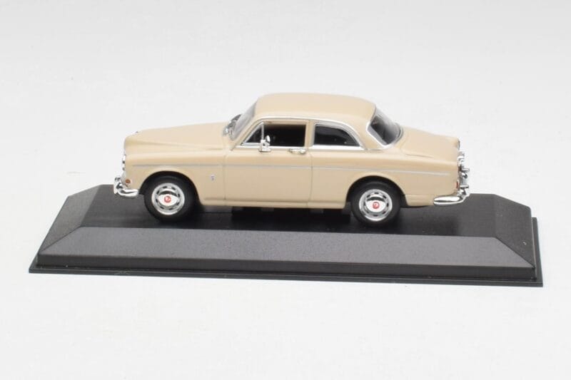 Volvo 121 Amazon Бежов Minichamps 1:43 940171002 Метал