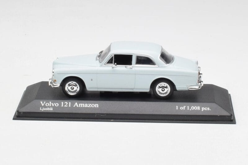 Volvo 121 Amazon Ярко Синьо Minichamps 1:43 430171007 Метал