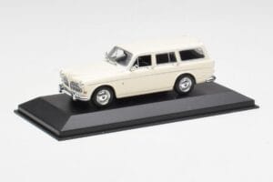 Volvo 121 Amazon Комби Бял Minichamps 1:43 430171010 Метал — снимка 2 от 4