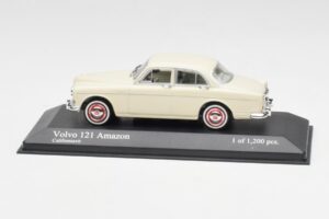 Volvo 121 Amazon Бял Minichamps 1:43 430171040 Метал