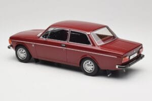 Volvo 142 Тъмночервен MCG 1:18 MCG18443 Метал — снимка 5 от 6