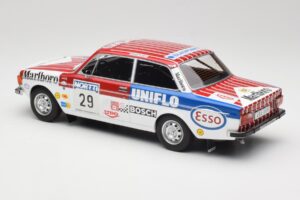 Volvo 142 #29 M. Alen / I. Kivimaki Rally 1000 Lakes 1973 MCG 1:18 MCG18528R Метал — снимка 5 от 6