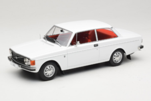 Volvo 142 Бял MCG 1:18 MCG18445 Метал