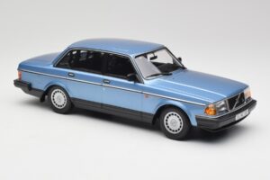 Volvo 240 GL Синьо Металик Minichamps 1:18 155171404 Метал — снимка 4 от 6