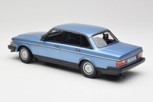 Volvo 240 GL Синьо Металик Minichamps 1:18 155171404 Метал — снимка 5 от 6
